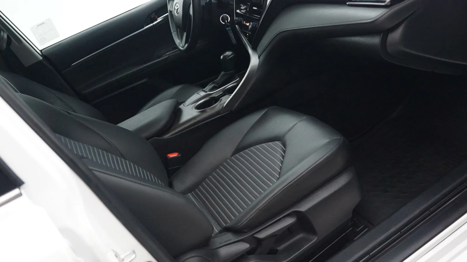 Toyota Camry photo 6