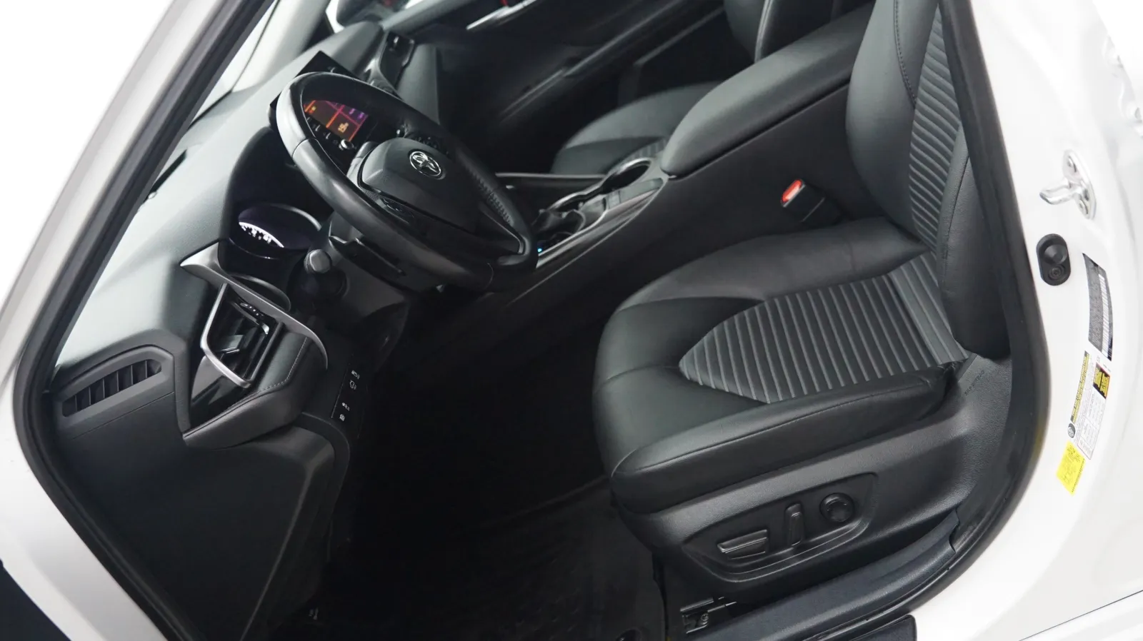Toyota Camry photo 7