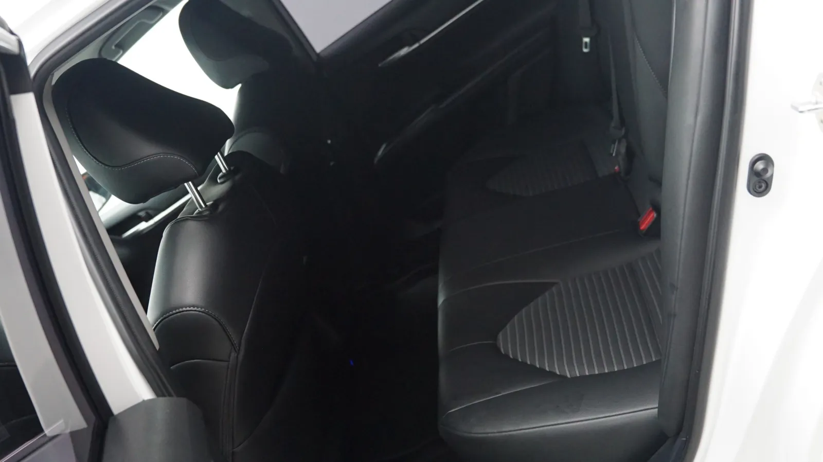 Toyota Camry photo 12