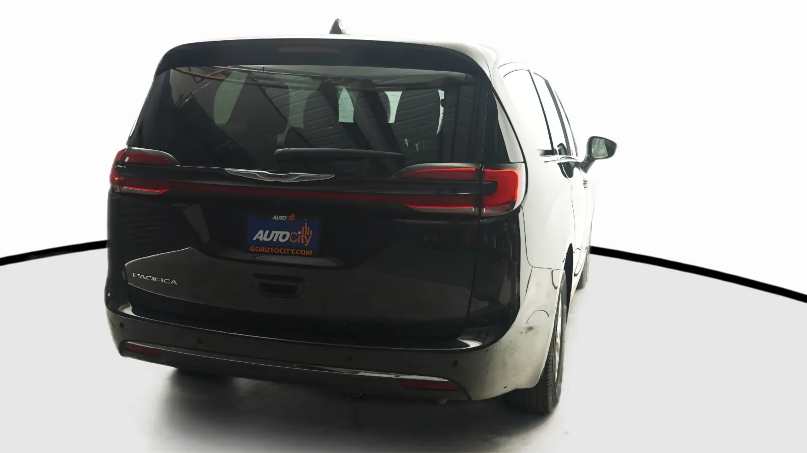 More photos of 2023 Chrysler Pacifica Touring L at Auto City, CA