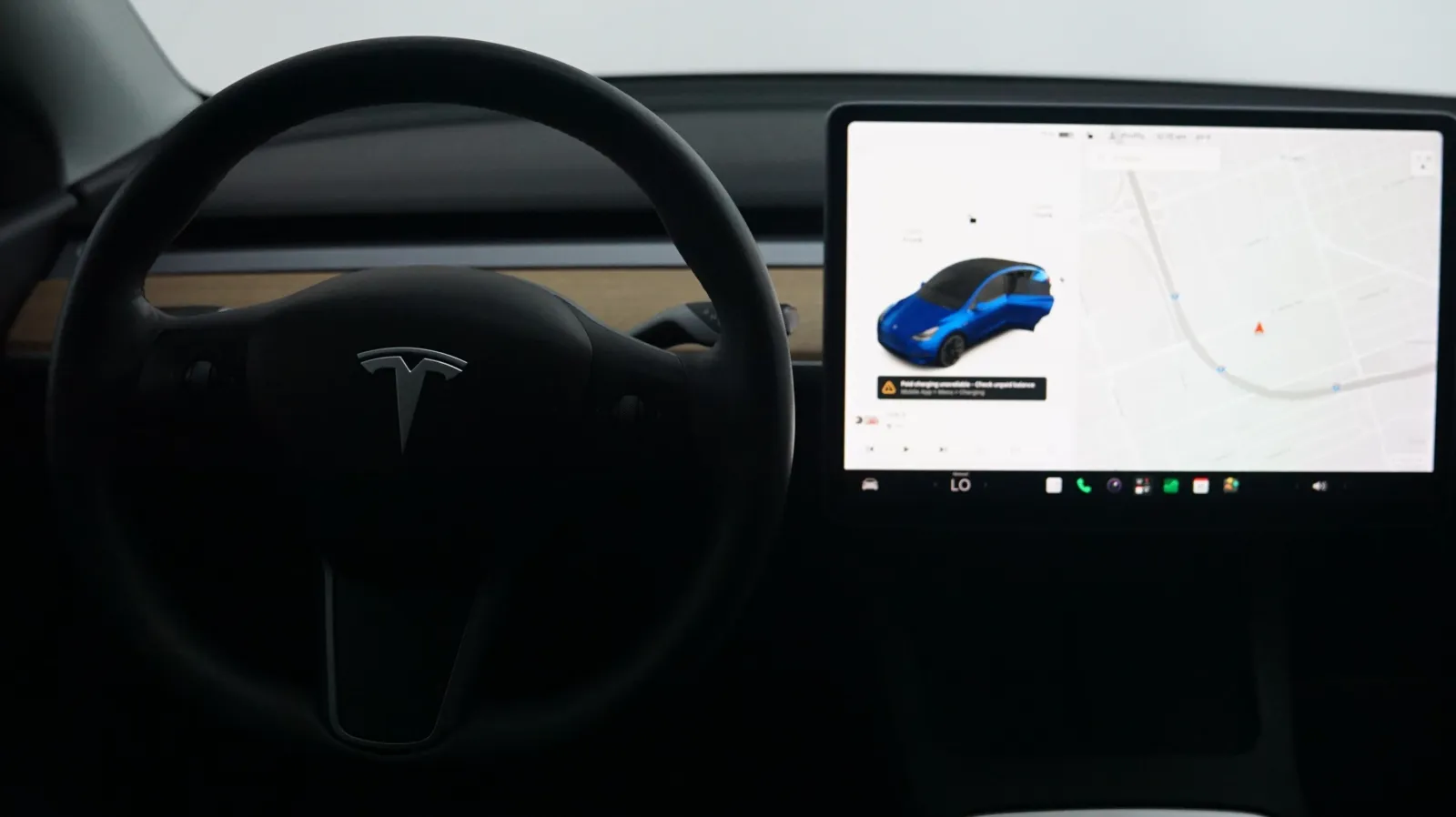 More photos of 2021 Tesla Model Y Long Range at Auto City, CA
