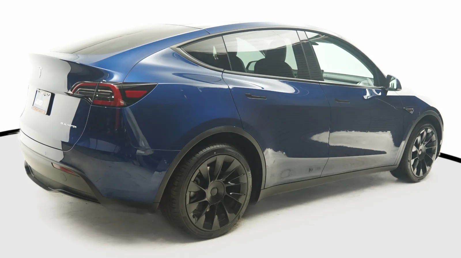 More photos of 2021 Tesla Model Y Long Range at Auto City, CA