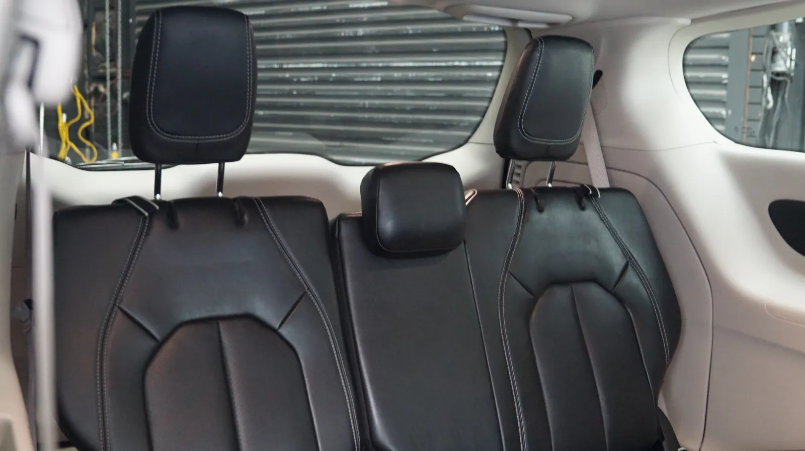 Chrysler Pacifica photo 13