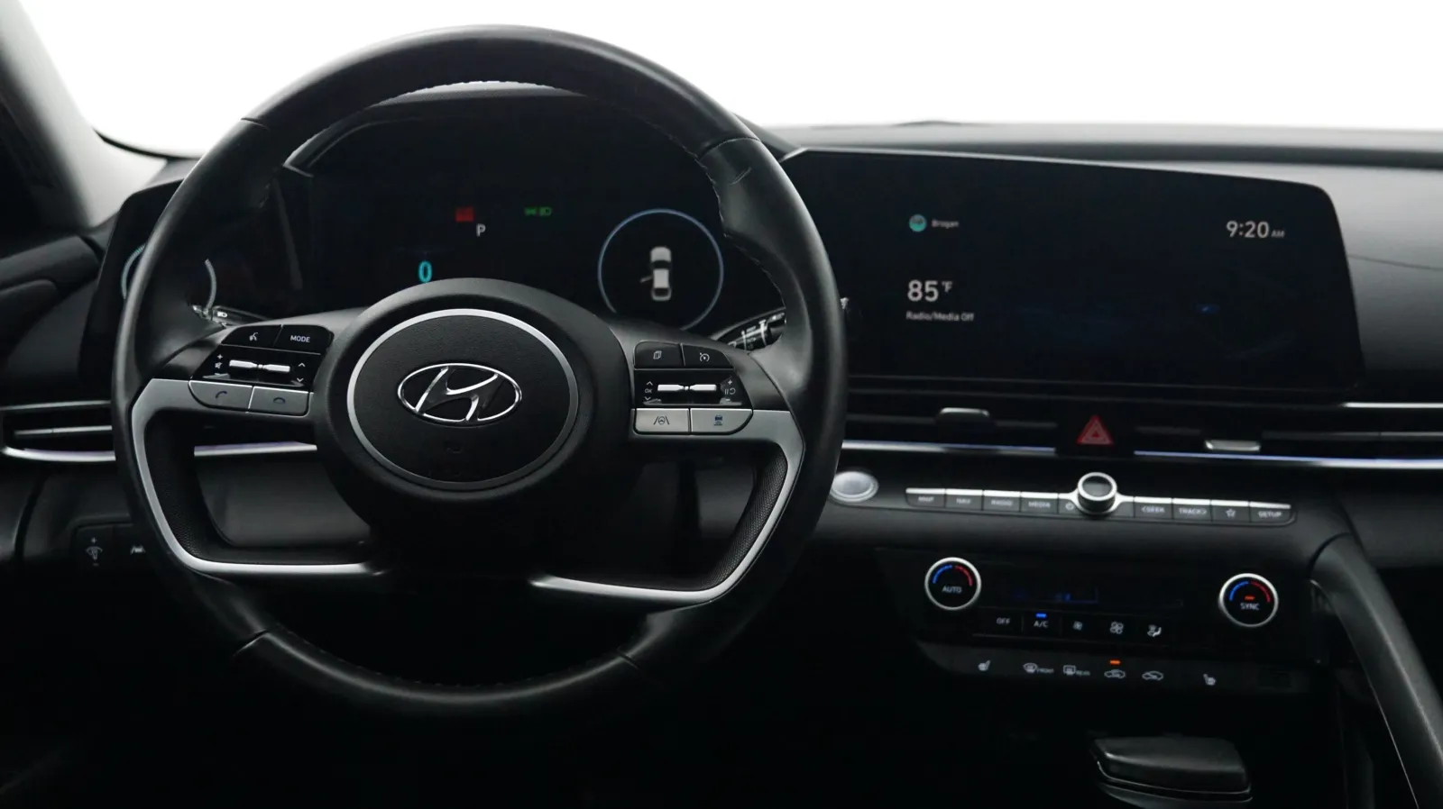 More photos of 2021 Hyundai Elantra Limited at Auto City, CA