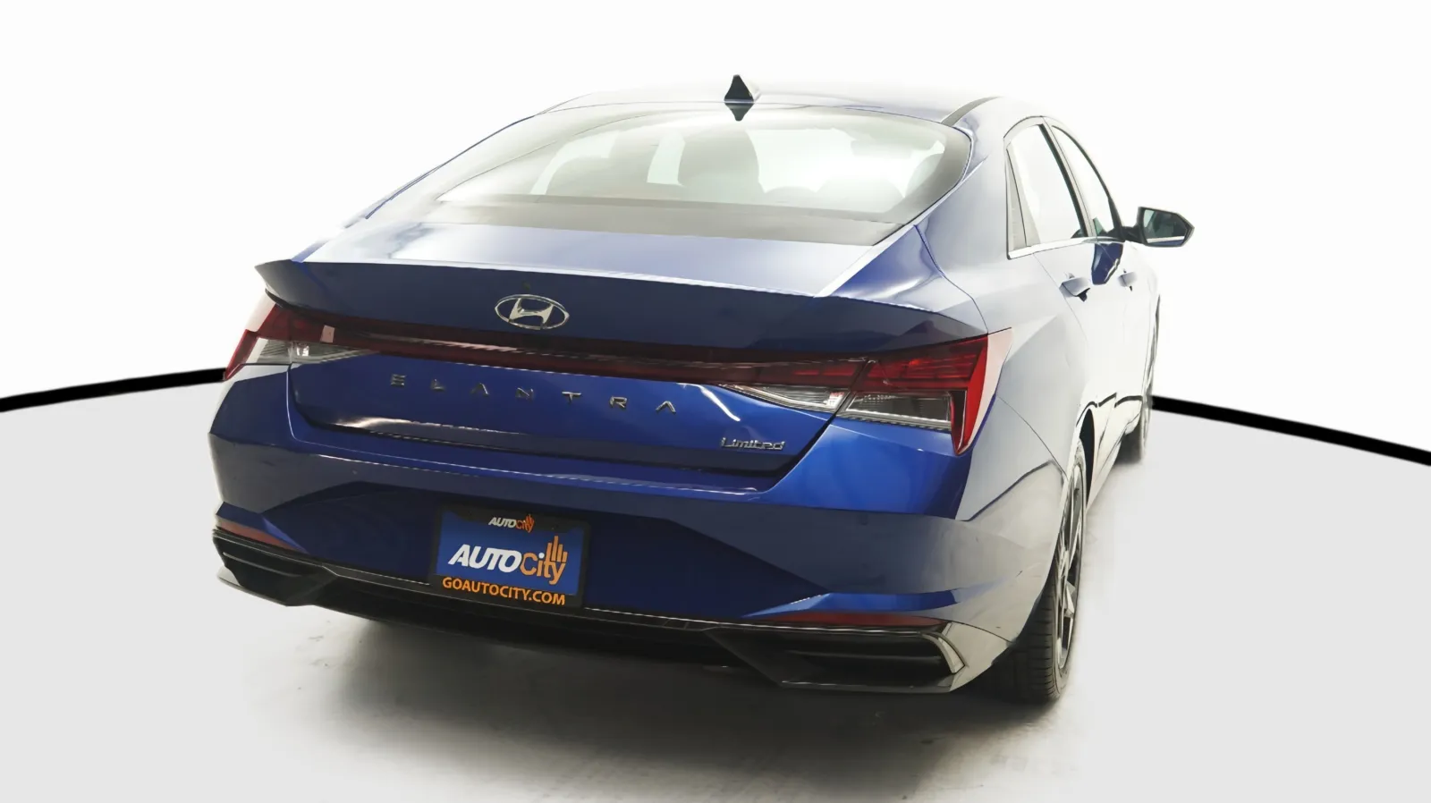 Hyundai Elantra photo 8