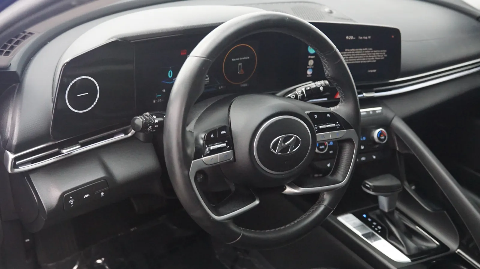 Hyundai Elantra photo 17