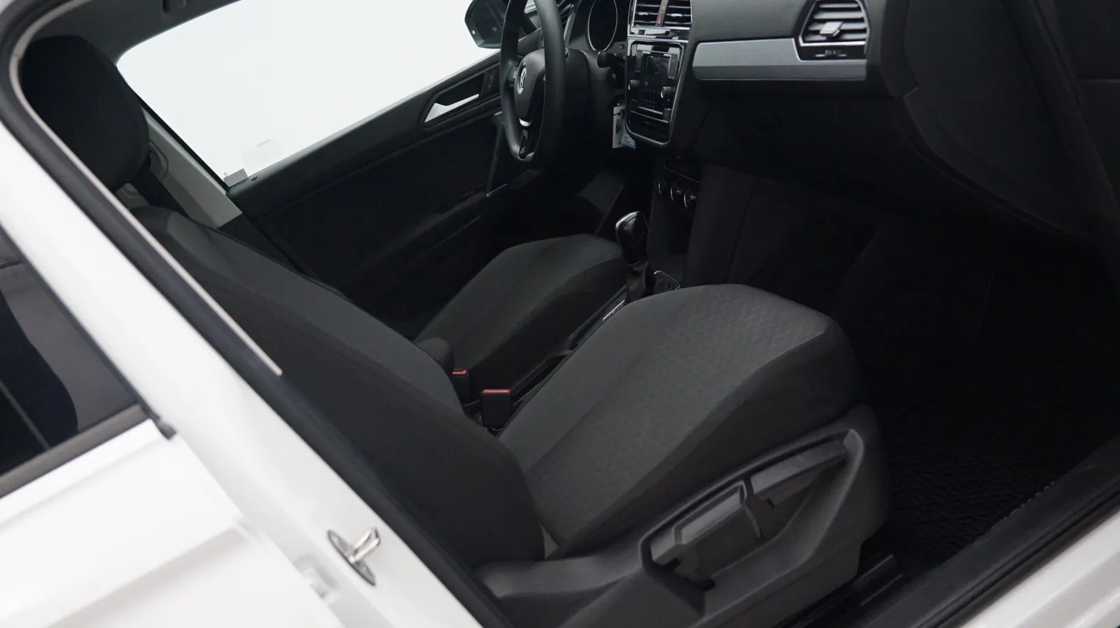 More photos of 2020 Volkswagen Tiguan S at Auto City, CA