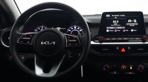 More photos of 2023 Kia Forte LXS at Auto City, CA