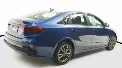 More photos of 2023 Kia Forte LXS at Auto City, CA