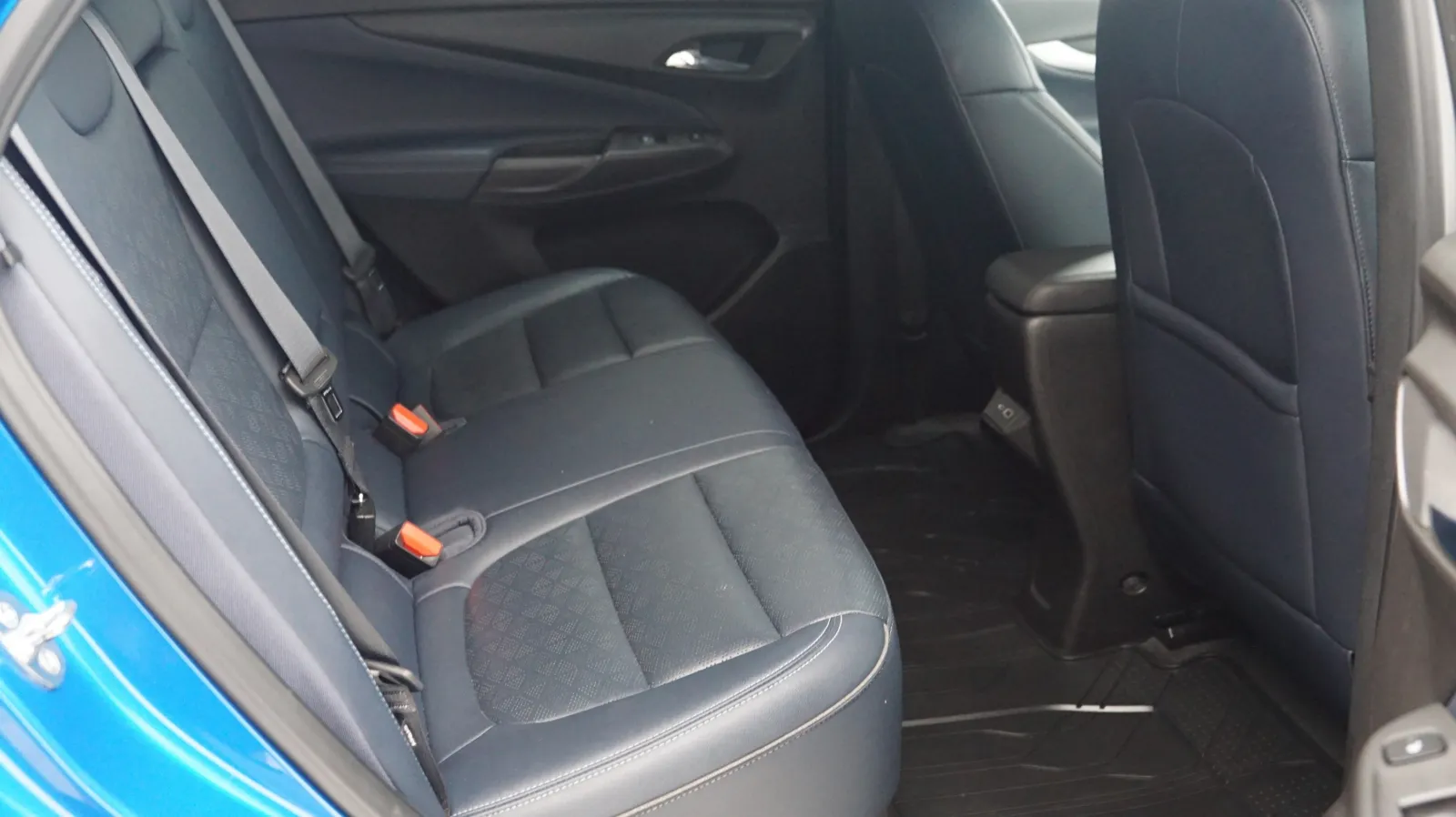 Chevrolet Bolt EUV photo 11
