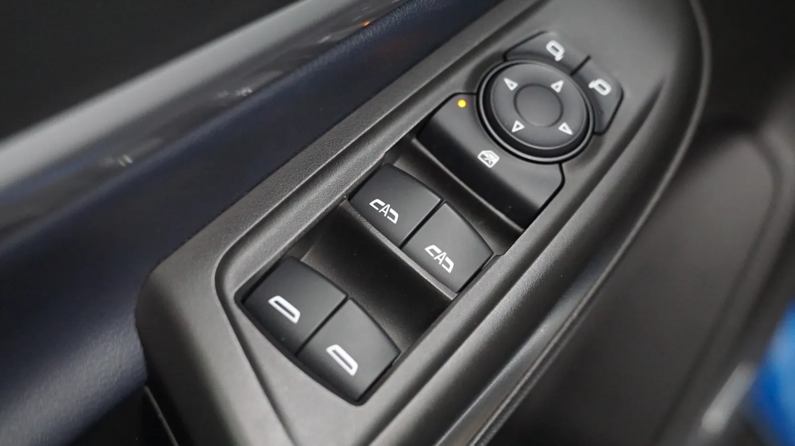 Chevrolet Bolt EUV photo 16