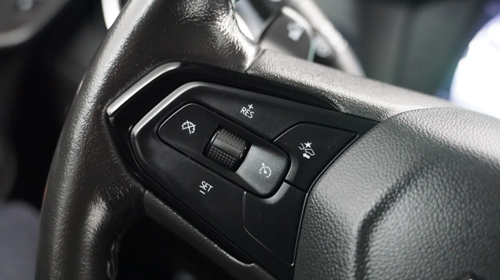 Chevrolet Bolt EUV photo 19