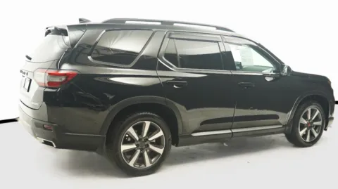 More photos of 2023 Honda Pilot Touring at Auto City, CA