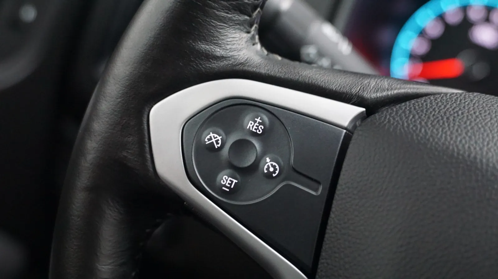 Chevrolet Colorado photo 16