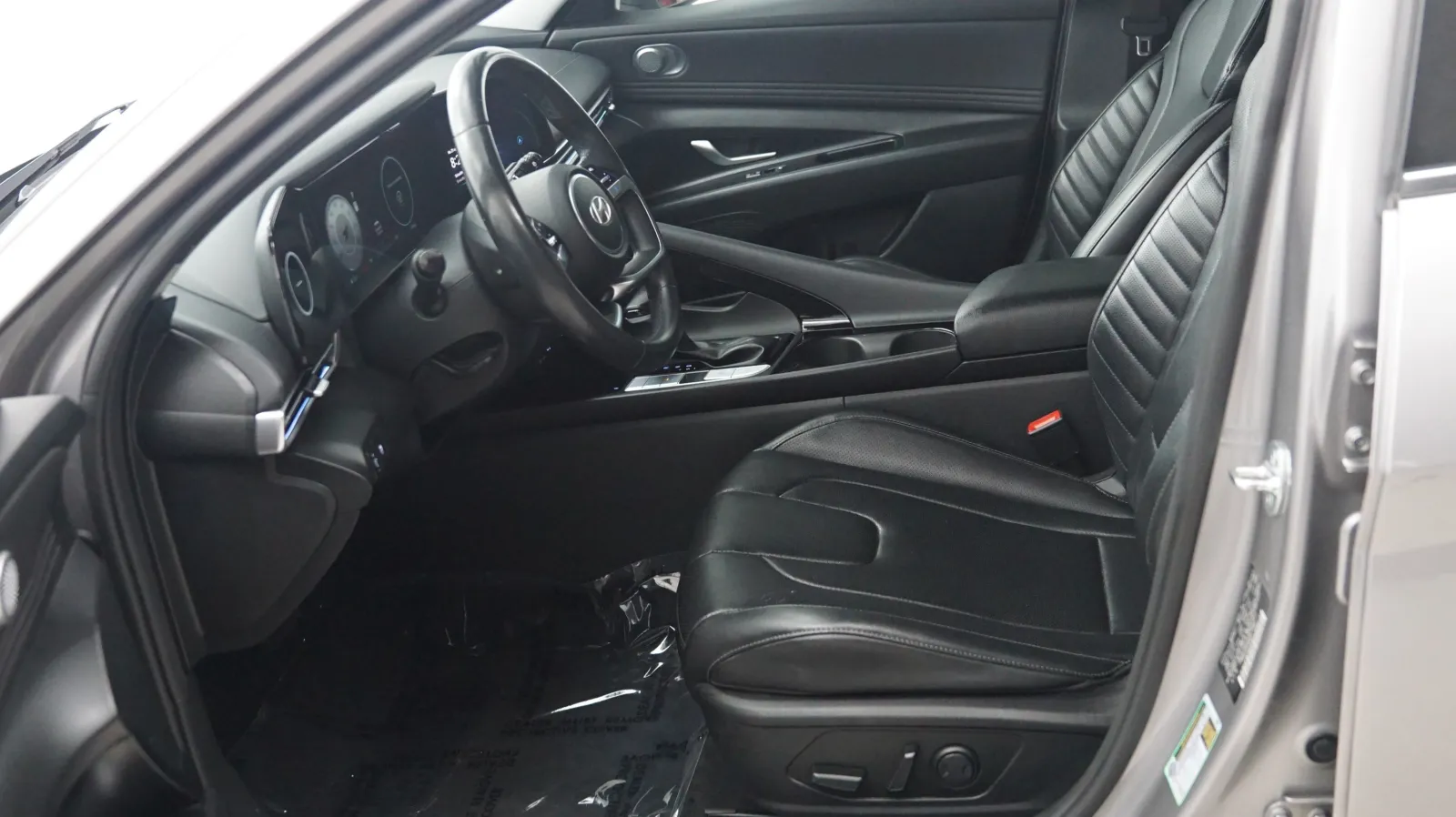 Hyundai Elantra photo 7