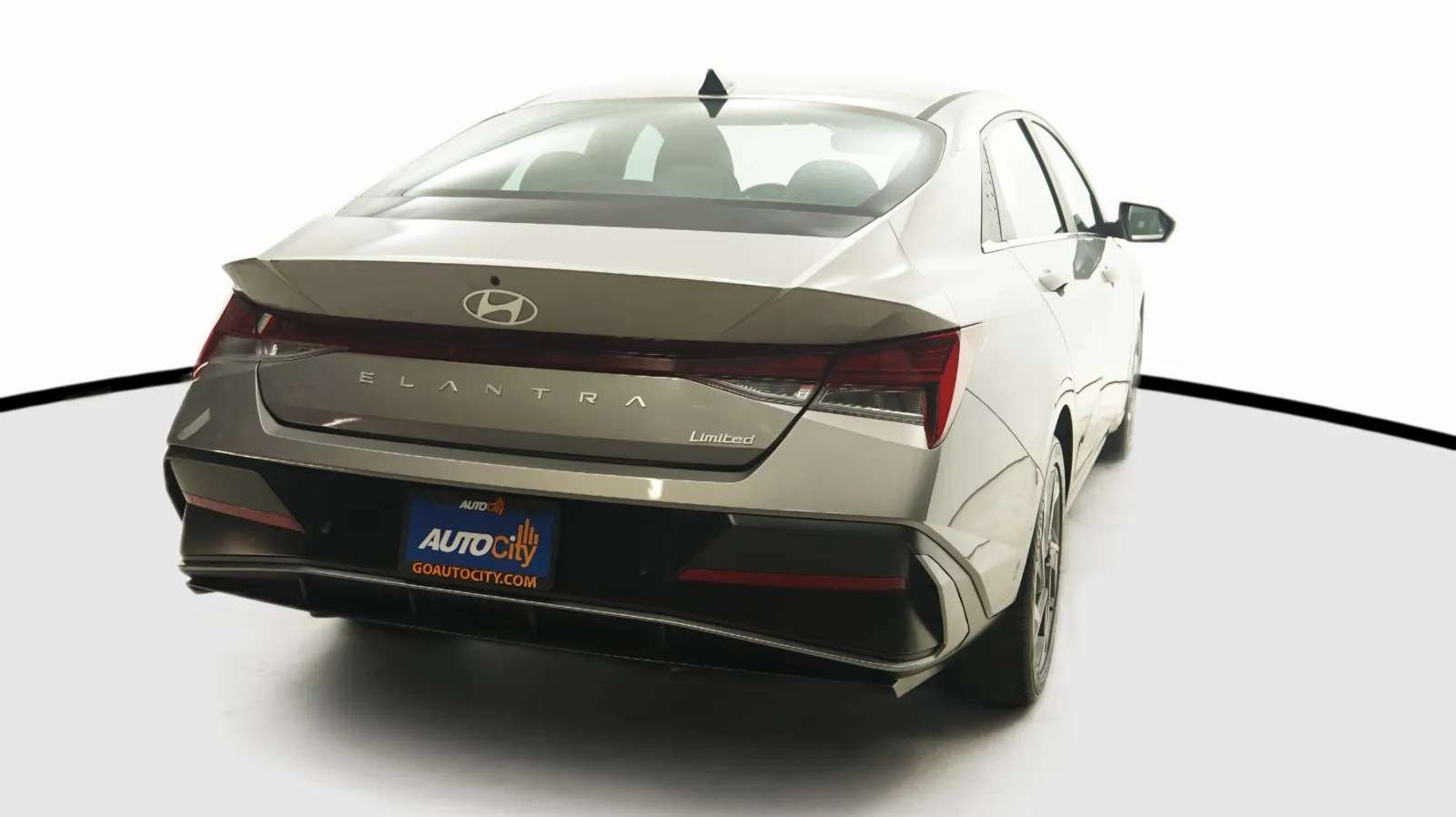 Hyundai Elantra photo 8