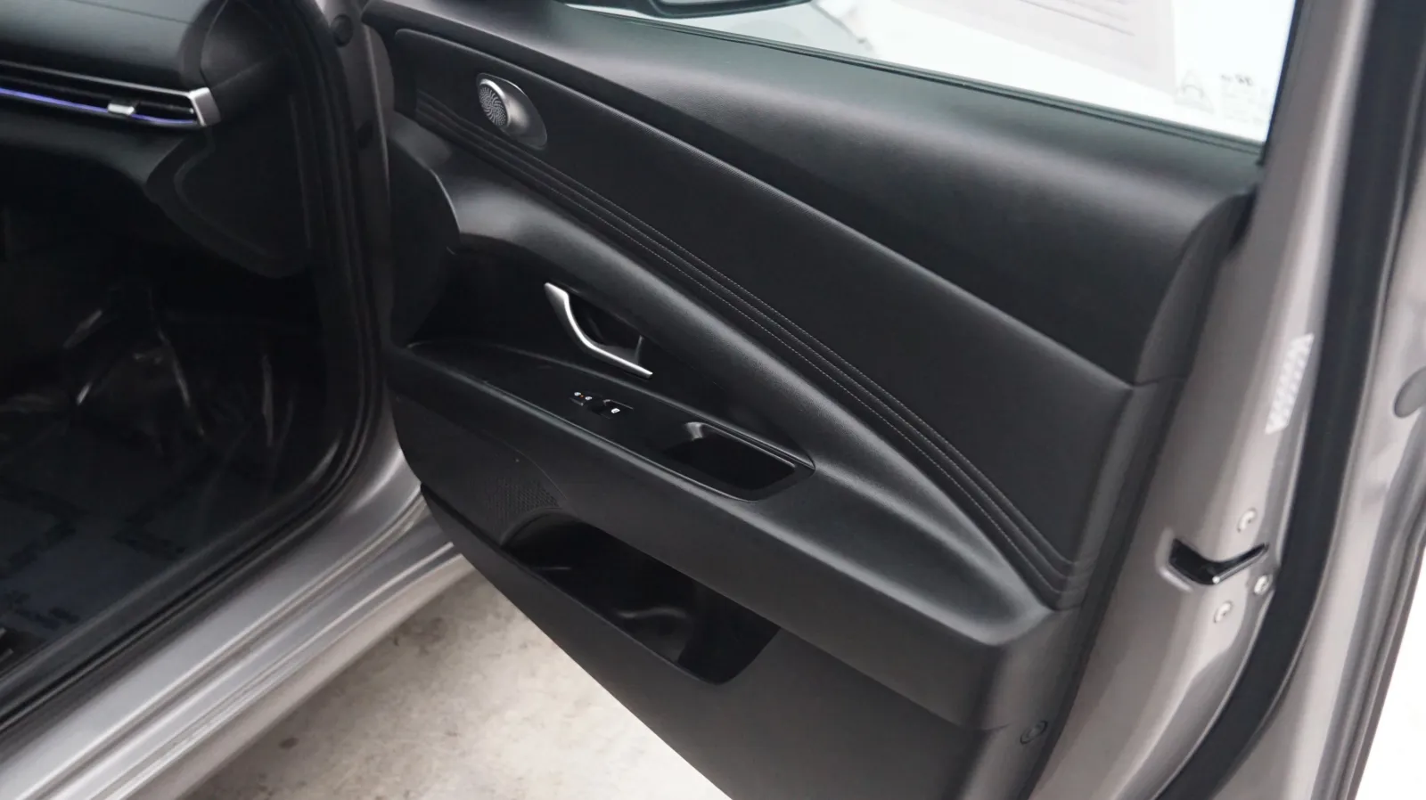 Hyundai Elantra photo 14