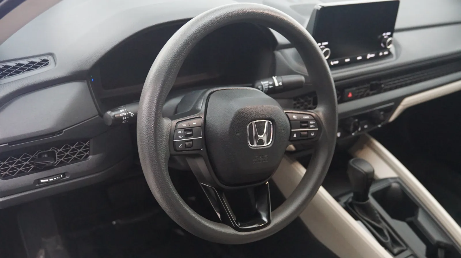 Honda Accord photo 16