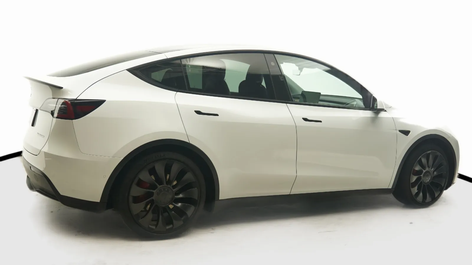 More photos of 2022 Tesla Model Y Performance at Auto City, CA