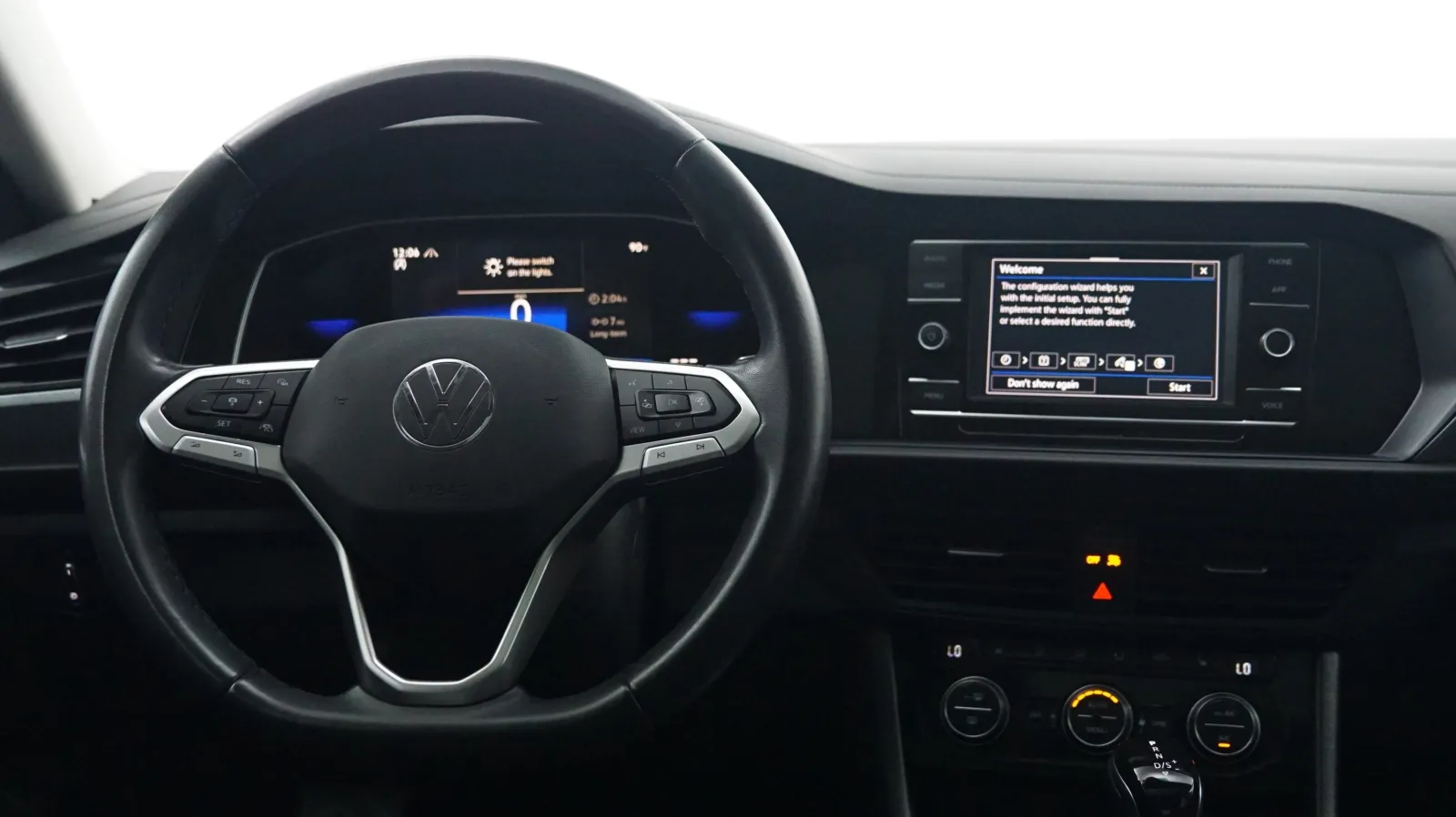 More photos of 2024 Volkswagen Jetta SE at Auto City, CA