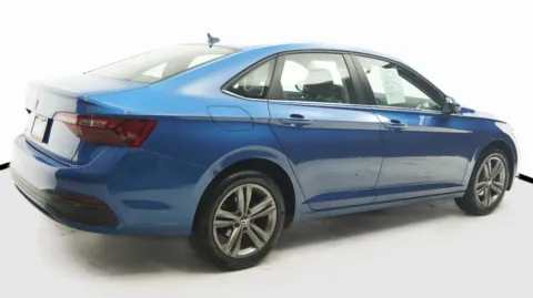 More photos of 2024 Volkswagen Jetta SE at Auto City, CA