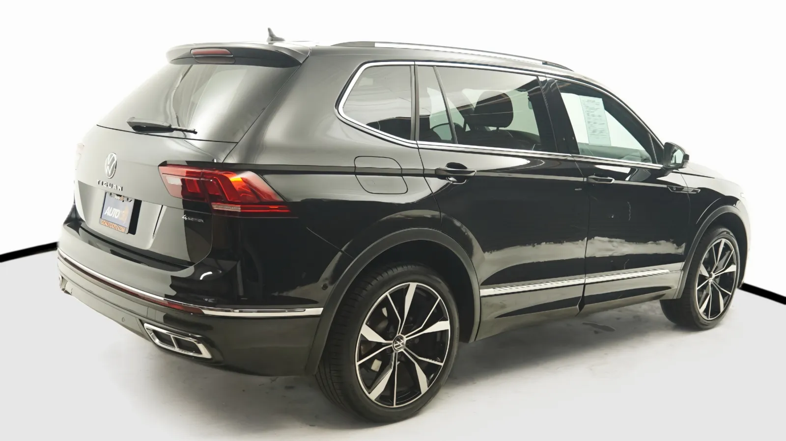 Another view of 2023 Volkswagen Tiguan SEL R-Line for sale in El Cajon, CA at Auto City