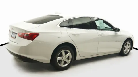 More photos of 2024 Chevrolet Malibu LT at Auto City, CA