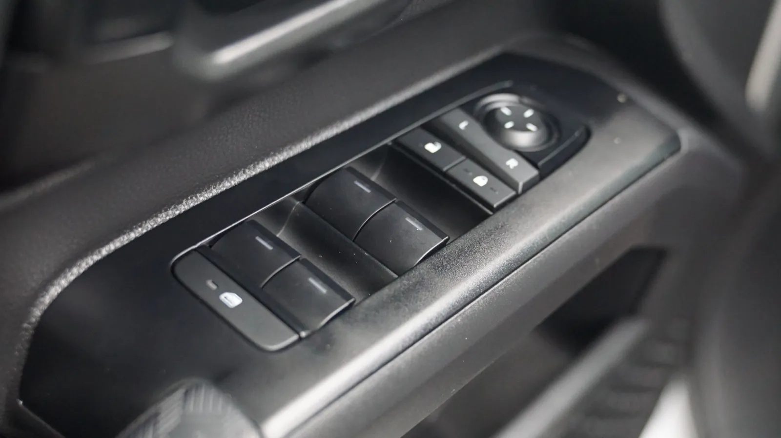 Toyota Tacoma photo 15