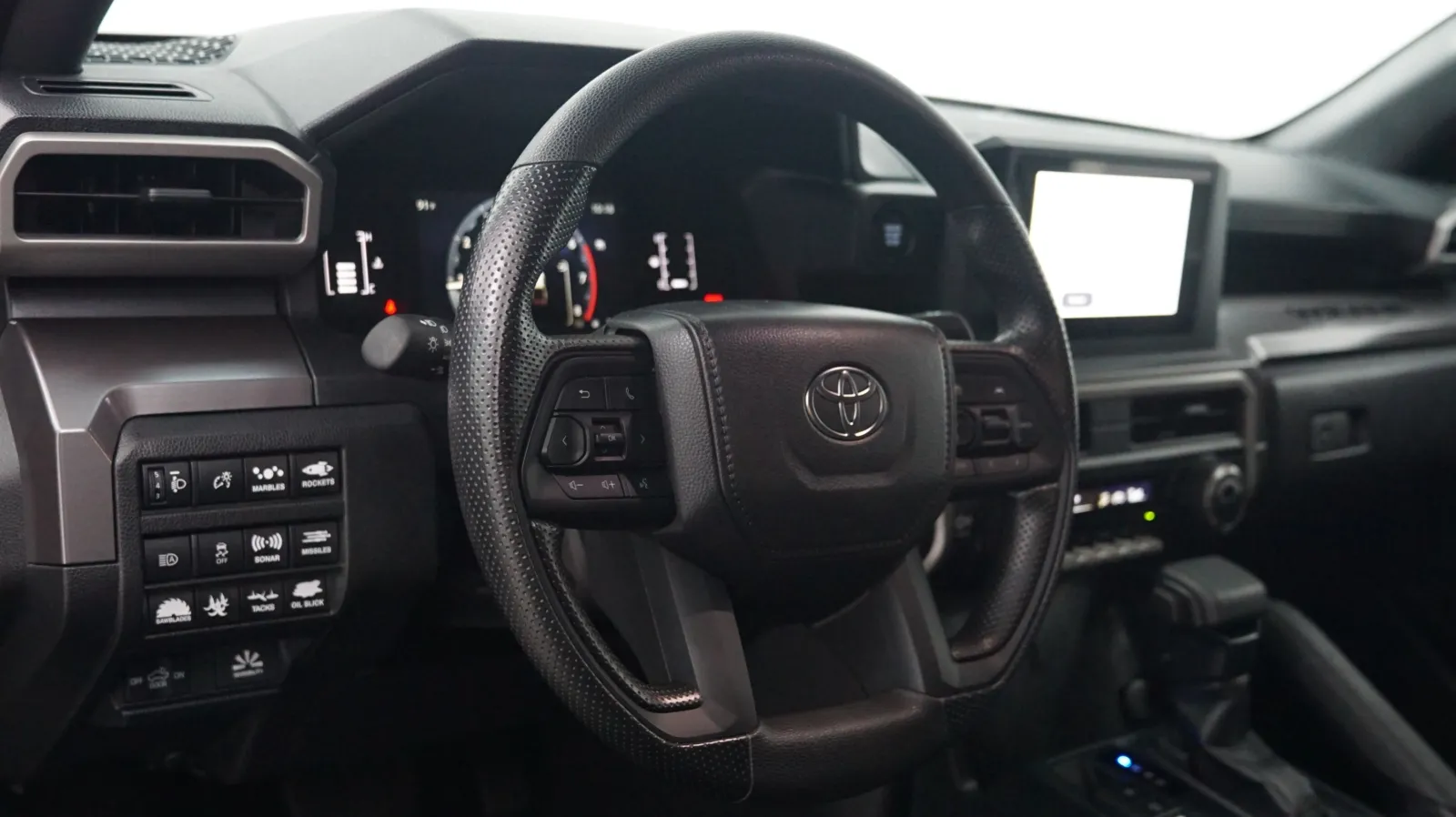 Toyota Tacoma photo 16