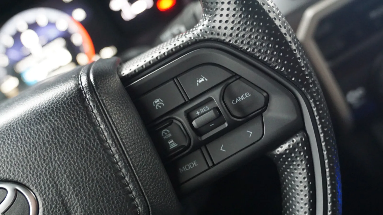 Toyota Tacoma photo 18