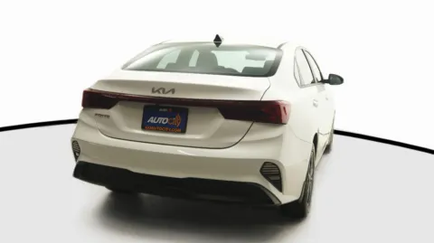 More photos of 2023 Kia Forte LXS at Auto City, CA
