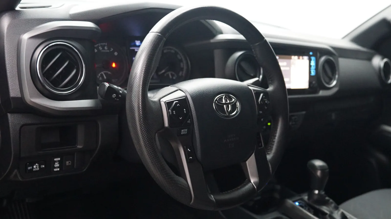 Toyota Tacoma photo 16