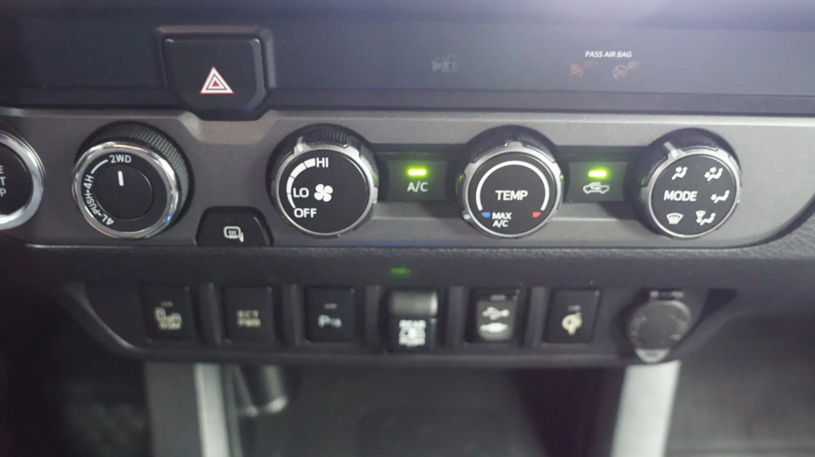 Toyota Tacoma photo 19