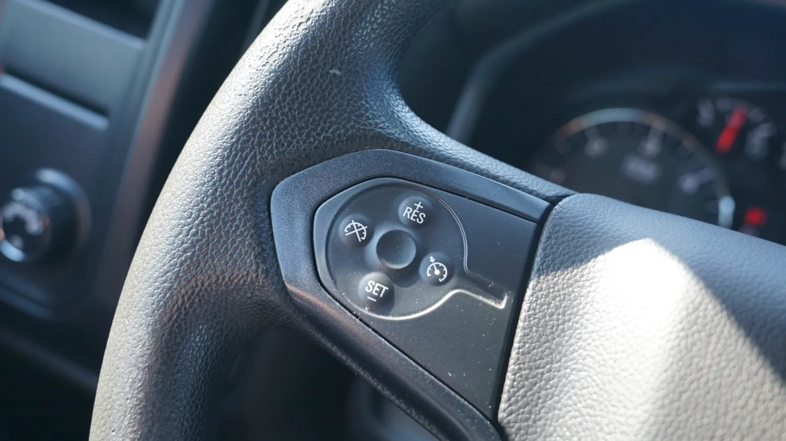 Chevrolet Silverado photo 18
