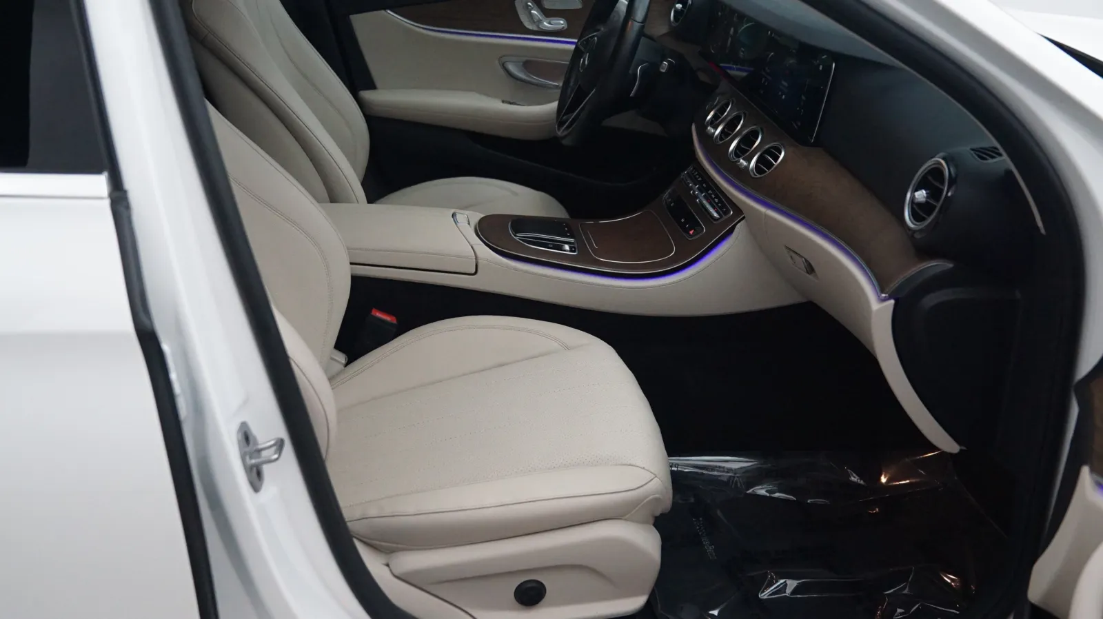 Mercedes-Benz E-Class photo 6