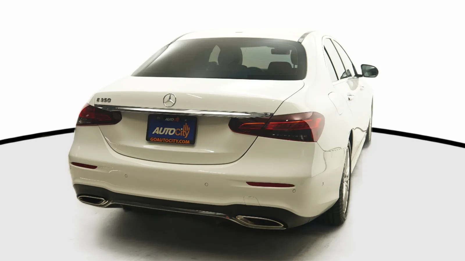 Mercedes-Benz E-Class photo 8