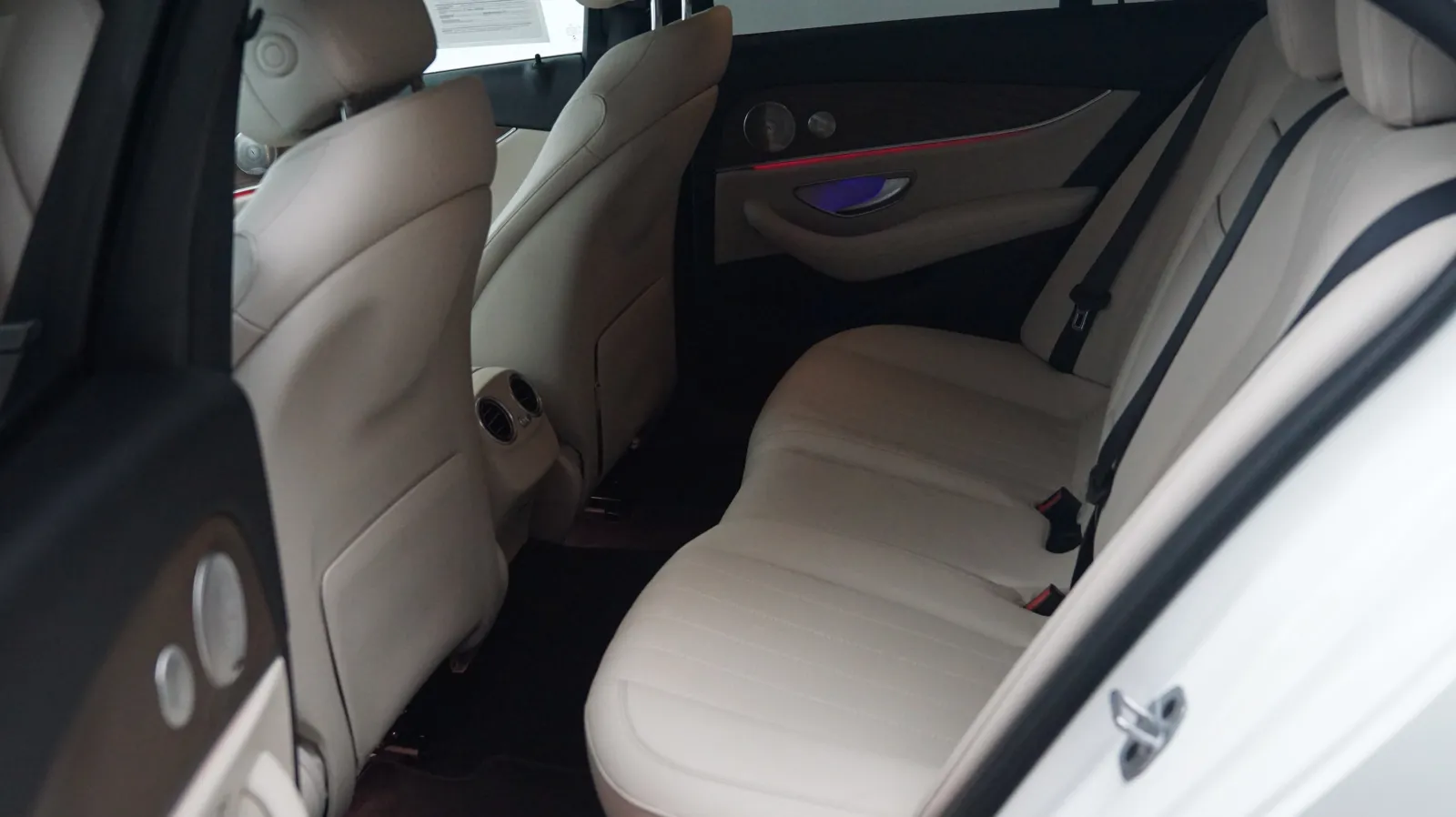 Mercedes-Benz E-Class photo 12