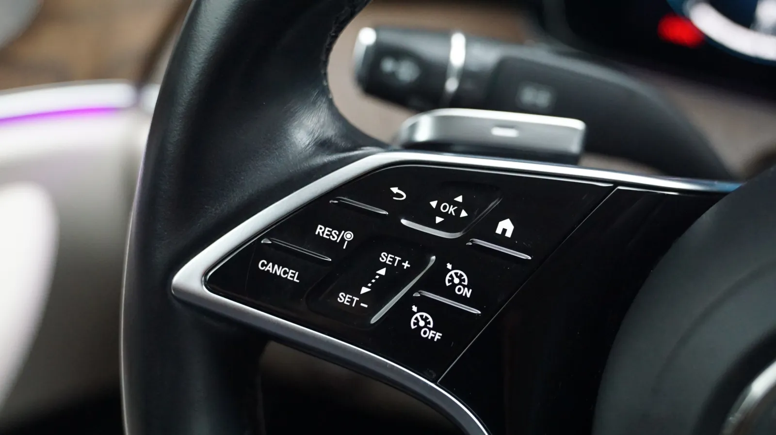 Mercedes-Benz E-Class photo 18