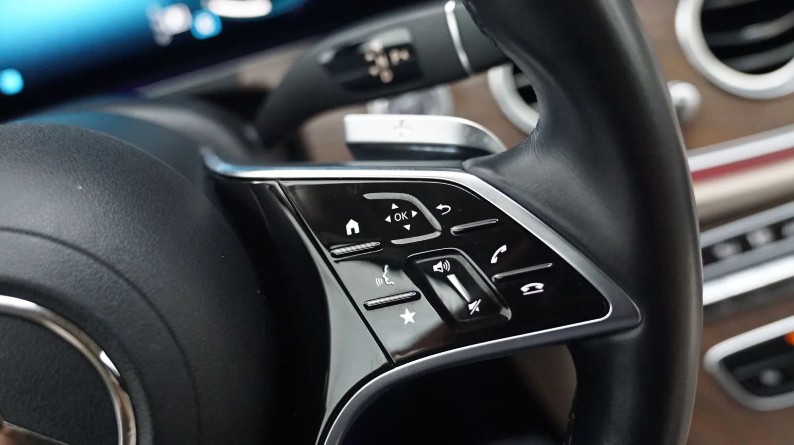 Mercedes-Benz E-Class photo 19