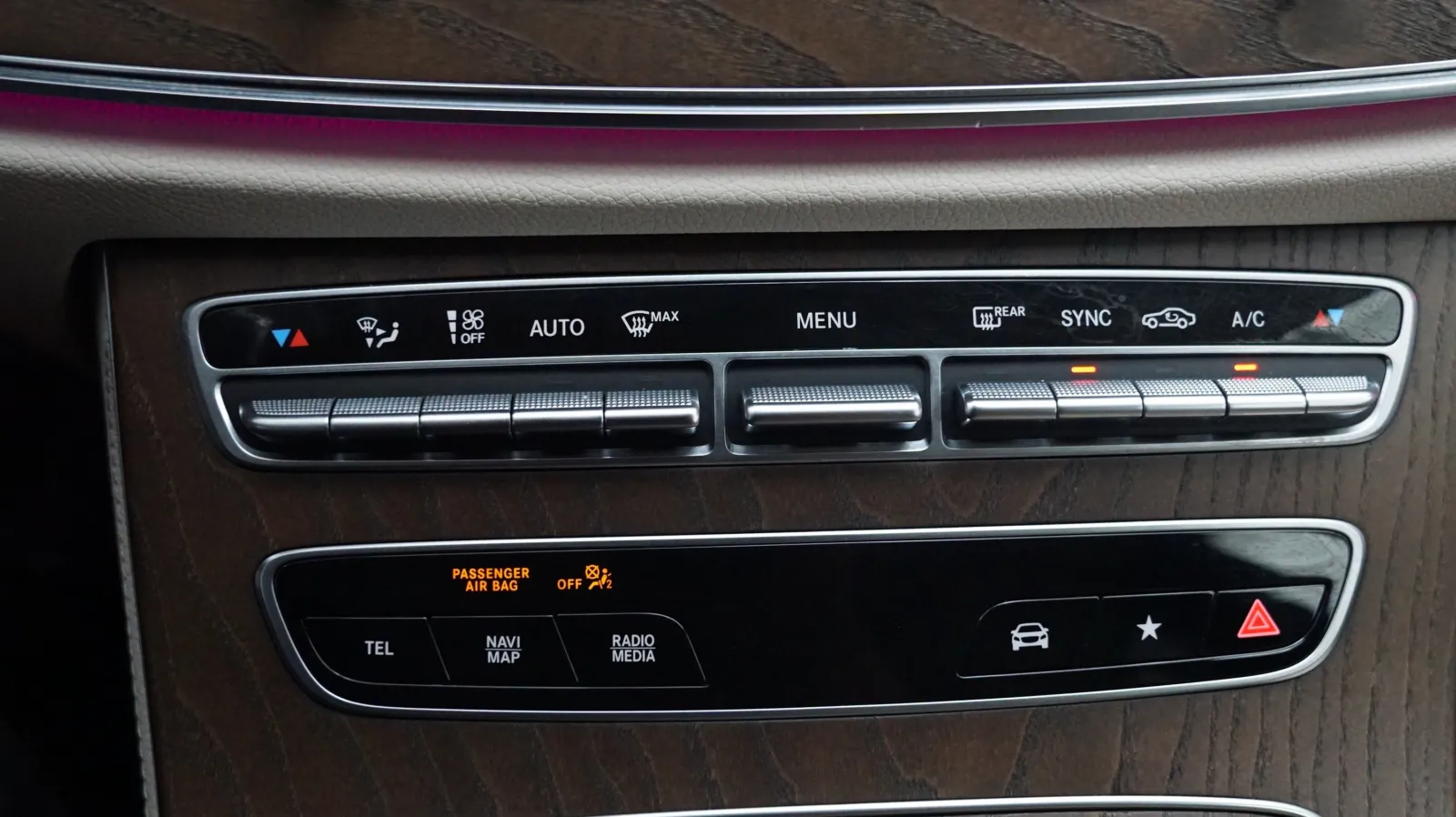 Mercedes-Benz E-Class photo 21