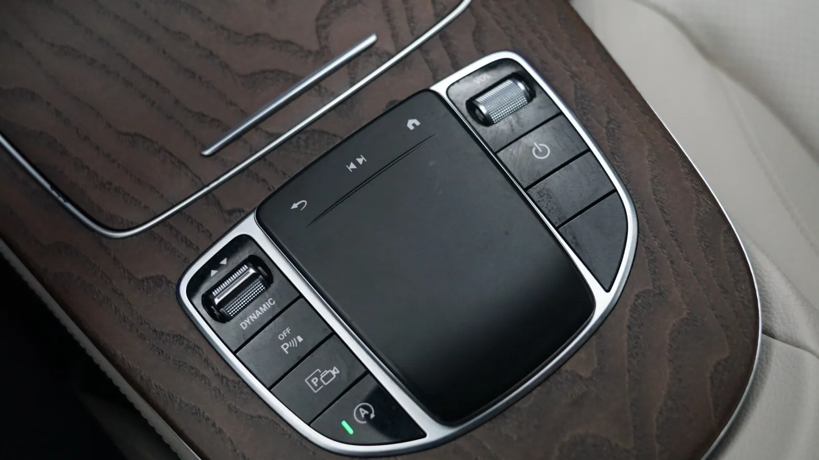 Mercedes-Benz E-Class photo 22