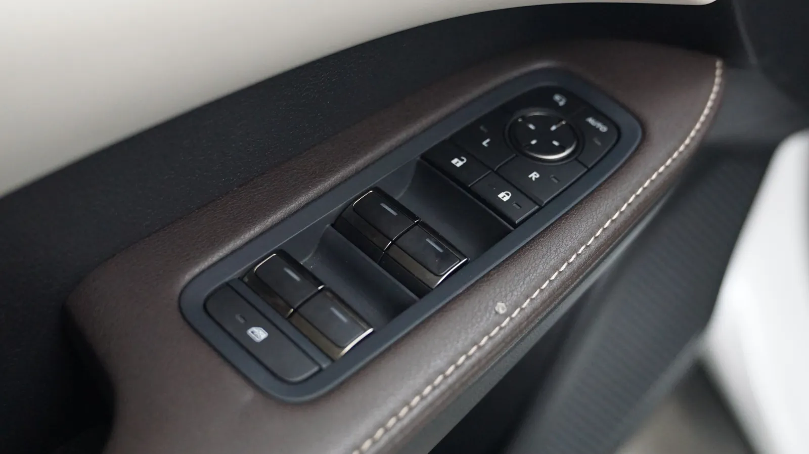 Lexus RX photo 17