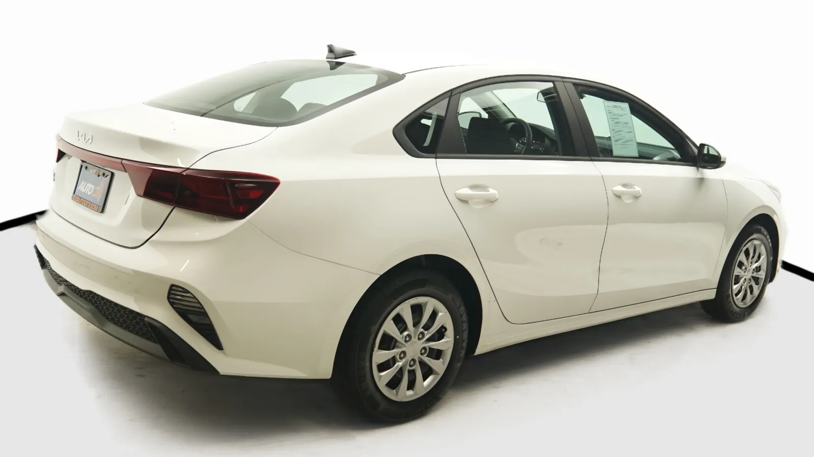 More photos of 2024 Kia Forte LX at Auto City, CA