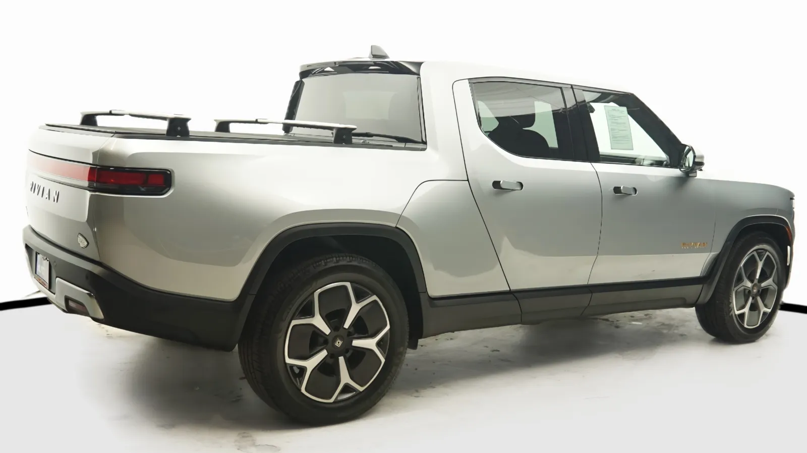 More photos of 2022 Rivian R1T Adventure Package at Auto City, CA