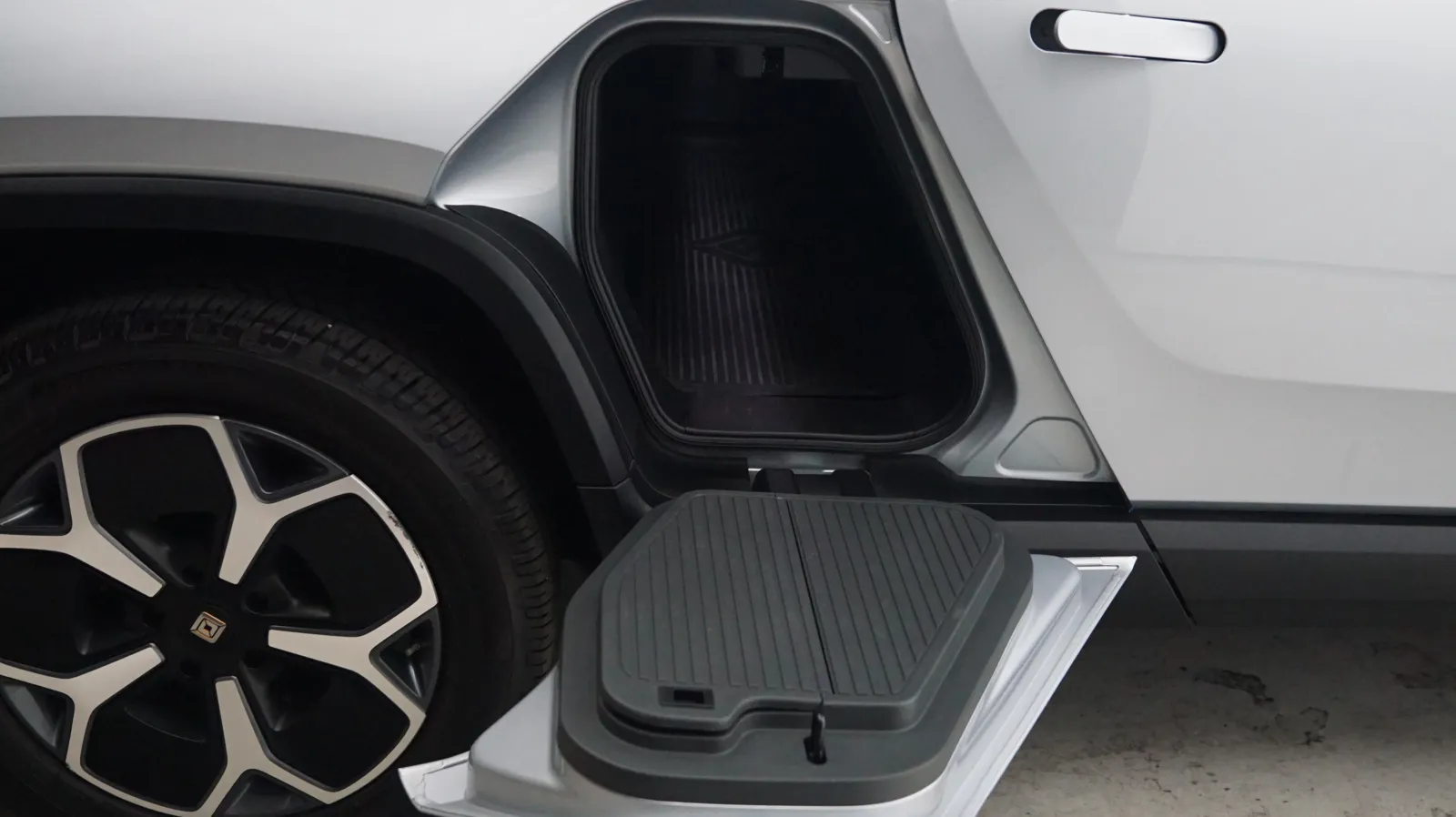Rivian R1T photo 16