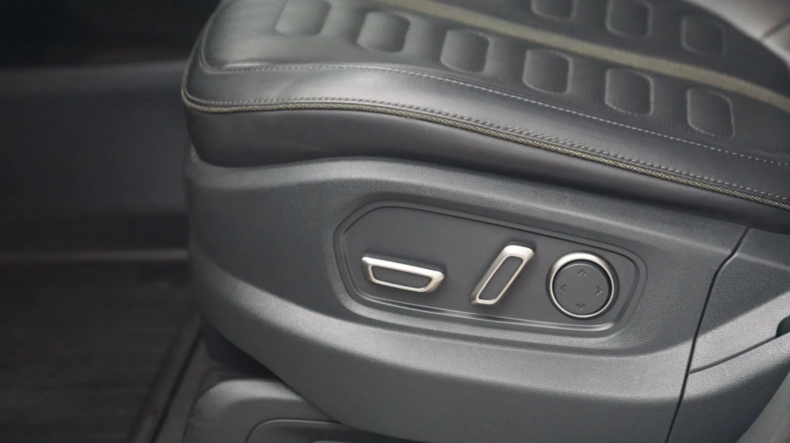 Rivian R1T photo 17