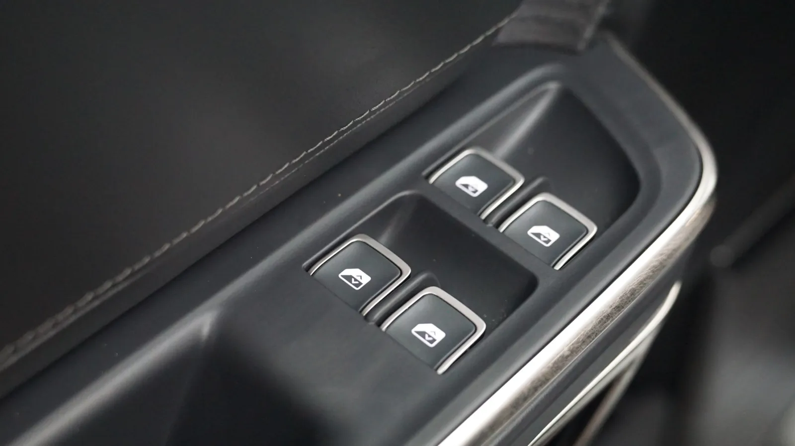 Rivian R1T photo 18
