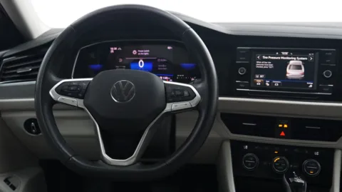 More photos of 2023 Volkswagen Jetta SE at Auto City, CA