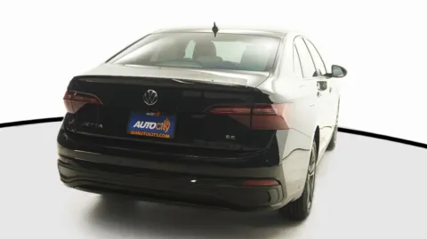 More photos of 2023 Volkswagen Jetta SE at Auto City, CA