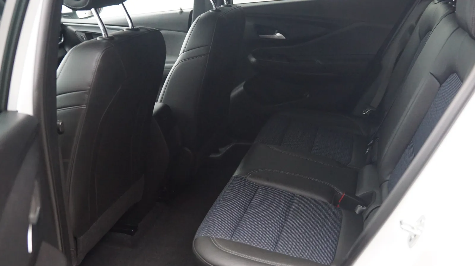 Buick Envista photo 12